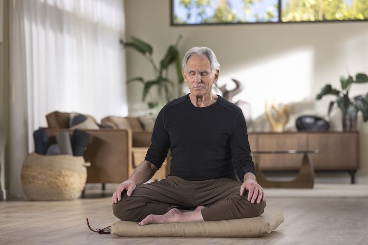 https://www.masterclass.com/articles/jon-kabat-zinn-on-meditation-postures